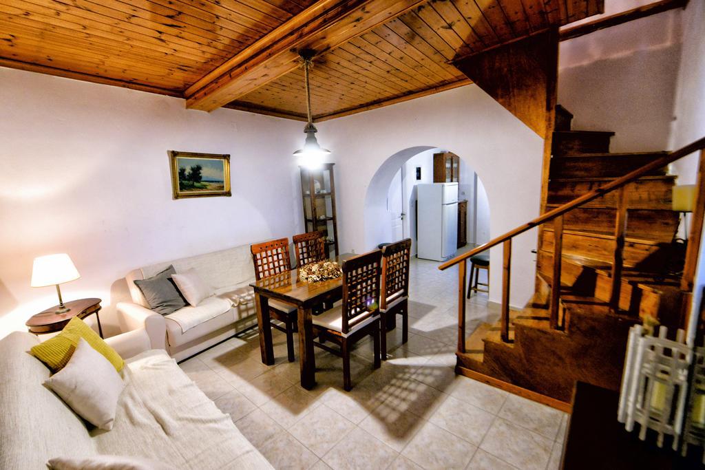 Landhuis Ermioni's By Konnect, Ágios Márkos